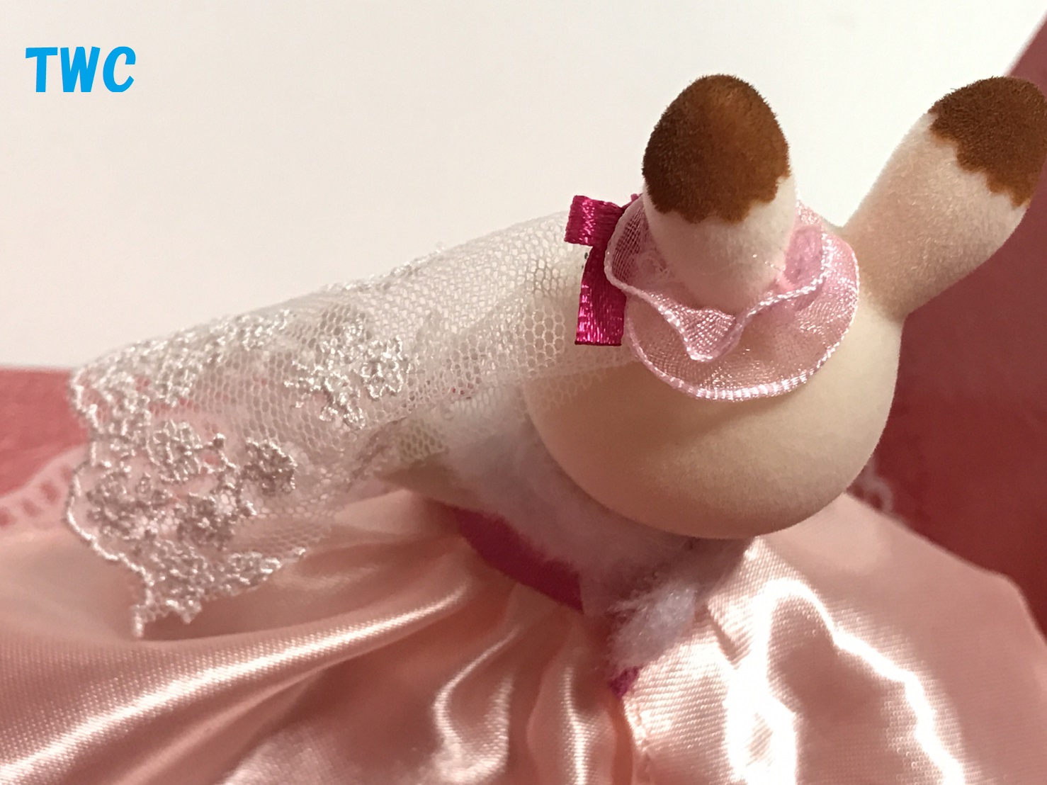 藤久株式会社 創立60周年記念優待 シルバニアファミリー特別人形 2021 